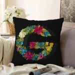 Siyah Zemin Renkli Gül Temalı G Harfi Özel Tasarım Dijital Baskılı Raşel Kadife Yastık Kırlent Kılıfı Realhomes