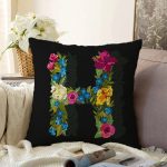 Siyah Zemin Renkli Gül Temalı H Harfi Özel Tasarım Dijital Baskılı Raşel Kadife Yastık Kırlent Kılıfı Realhomes