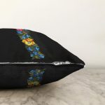 Siyah Zemin Renkli Gül Temalı I Harfi Özel Tasarım Dijital Baskılı Raşel Kadife Yastık Kırlent Kılıfı Realhomes