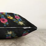 Siyah Zemin Renkli Gül Temalı N Harfi Özel Tasarım Dijital Baskılı Raşel Kadife Yastık Kırlent Kılıfı Realhomes