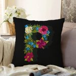 Siyah Zemin Renkli Gül Temalı P Harfi Özel Tasarım Dijital Baskılı Raşel Kadife Yastık Kırlent Kılıfı Realhomes