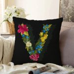 Siyah Zemin Renkli Gül Temalı V Harfi Özel Tasarım Dijital Baskılı Raşel Kadife Yastık Kırlent Kılıfı Realhomes