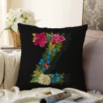 - Sonil-K9621-Gorsel1 - Realhomes  Siyah Zemin Renkli Gül Temalı Z Harfi Özel Tasarım Dijital Baskılı Raşel Kadife Yastık Kırlent Kılıfı Realhomes