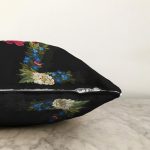 - Sonil-K9621-Gorsel3 - Realhomes  Siyah Zemin Renkli Gül Temalı Z Harfi Özel Tasarım Dijital Baskılı Raşel Kadife Yastık Kırlent Kılıfı Realhomes
