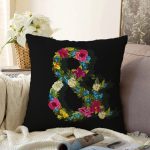 Siyah Zemin Renkli Gül Temalı & Harfi Özel Tasarım Dijital Baskılı Raşel Kadife Yastık Kırlent Kılıfı Realhomes