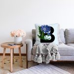 - Sonil-K9624-Gorsel2 - Realhomes  Mavi Zemin Çiçek Desenli Siyah B Harfi Özel Tasarım Dijital Baskılı Raşel Kadife Yastık Kırlent Kılıfı Realhomes