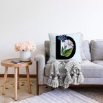 Mavi Zemin Çiçek Desenli Siyah D Harfi Özel Tasarım Dijital Baskılı Raşel Kadife Yastık Kırlent Kılıfı Realhomes