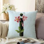 Mavi Zemin Çiçek Desenli Siyah İ Harfi Özel Tasarım Dijital Baskılı Raşel Kadife Yastık Kırlent Kılıfı Realhomes