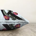 Mavi Zemin Çiçek Desenli Siyah K Harfi Özel Tasarım Dijital Baskılı Raşel Kadife Yastık Kırlent Kılıfı Realhomes