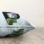 Mavi Zemin Çiçek Desenli Siyah P Harfi Özel Tasarım Dijital Baskılı Raşel Kadife Yastık Kırlent Kılıfı Realhomes