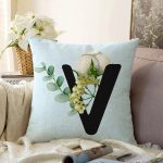 Mavi Zemin Çiçek Desenli Siyah V Harfi Özel Tasarım Dijital Baskılı Raşel Kadife Yastık Kırlent Kılıfı Realhomes