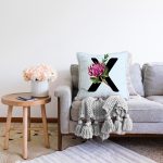 Mavi Zemin Çiçek Desenli Siyah X Harfi Özel Tasarım Dijital Baskılı Raşel Kadife Yastık Kırlent Kılıfı Realhomes