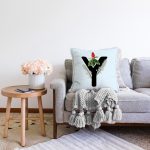 Mavi Zemin Çiçek Desenli Siyah Y Harfi Özel Tasarım Dijital Baskılı Raşel Kadife Yastık Kırlent Kılıfı Realhomes