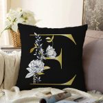 Siyah Zemin Beyaz Gül Motifli Gold E Harfi Özel Tasarım Dijital Baskılı Raşel Kadife Yastık Kırlent Kılıfı Realhomes