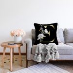 Siyah Zemin Beyaz Gül Motifli Gold E Harfi Özel Tasarım Dijital Baskılı Raşel Kadife Yastık Kırlent Kılıfı Realhomes