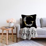 Siyah Zemin Beyaz Gül Motifli Gold G Harfi Özel Tasarım Dijital Baskılı Raşel Kadife Yastık Kırlent Kılıfı Realhomes
