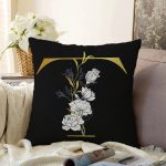 Siyah Zemin Beyaz Gül Motifli Gold T Harfi Özel Tasarım Dijital Baskılı Raşel Kadife Yastık Kırlent Kılıfı Realhomes