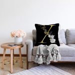 Siyah Zemin Beyaz Gül Motifli Gold X Harfi Özel Tasarım Dijital Baskılı Raşel Kadife Yastık Kırlent Kılıfı Realhomes