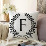 Siyah Beyaz Çelenkli F Harfi Özel Tasarım Dijital Baskılı Raşel Kadife Yastık Kırlent Kılıfı Realhomes