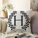 Siyah Beyaz Çelenkli H Harfi Özel Tasarım Dijital Baskılı Raşel Kadife Yastık Kırlent Kılıfı Realhomes