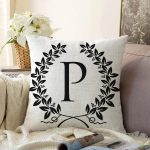 Siyah Beyaz Çelenkli P Harfi Özel Tasarım Dijital Baskılı Raşel Kadife Yastık Kırlent Kılıfı Realhomes