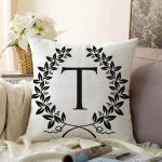- Sonil-K9742-Gorsel1 - Realhomes Siyah Beyaz Çelenkli T Harfi Özel Tasarım Dijital Baskılı Raşel Kadife Yastık Kırlent Kılıfı Realhomes