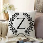 Siyah Beyaz Çelenkli Z Harfi Özel Tasarım Dijital Baskılı Raşel Kadife Yastık Kırlent Kılıfı Realhomes