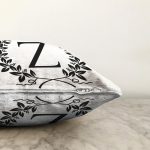 Siyah Beyaz Çelenkli Z Harfi Özel Tasarım Dijital Baskılı Raşel Kadife Yastık Kırlent Kılıfı Realhomes