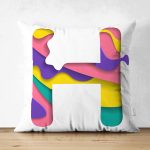 - Suet-K9504-Gorsel1 - Realhomes Beyaz Zemin Renkli H Harfli Özel Tasarım Modern Suet Yastık Kırlent Kılıfı Realhomes