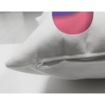 - Suet-K9504-Gorsel3 - Realhomes Beyaz Zemin Renkli H Harfli Özel Tasarım Modern Suet Yastık Kırlent Kılıfı Realhomes