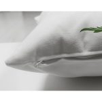 - Suet-K9556-Gorsel3 - Realhomes Beyaz Zemin Yaprak Temalı Y Harfi Özel Tasarım Modern Suet Yastık Kırlent Kılıfı Realhomes