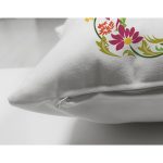 - Suet-K9558-Gorsel3 - Realhomes Beyaz Zemin Yaprak Temalı & Harfi Özel Tasarım Modern Suet Yastık Kırlent Kılıfı Realhomes