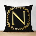 Siyah Zemin Gold Yaprak Çerçeveli N Harfi Özel Tasarım Modern Suet Yastık Kırlent Kılıfı Realhomes