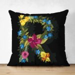 - Suet-K9611-Gorsel1 - Realhomes Siyah Zemin Renkli Gül Temalı R Harfi Özel Tasarım Modern Suet Yastık Kırlent Kılıfı Realhomes