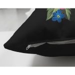 - Suet-K9611-Gorsel3 - Realhomes Siyah Zemin Renkli Gül Temalı R Harfi Özel Tasarım Modern Suet Yastık Kırlent Kılıfı Realhomes