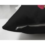 - Suet-K9616-Gorsel3 - Realhomes Siyah Zemin Renkli Gül Temalı Ü Harfi Özel Tasarım Modern Suet Yastık Kırlent Kılıfı Realhomes