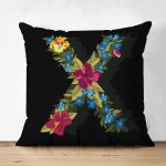 - Suet-K9619-Gorsel1 - Realhomes Siyah Zemin Renkli Gül Temalı X Harfi Özel Tasarım Modern Suet Yastık Kırlent Kılıfı Realhomes