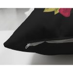 - Suet-K9619-Gorsel3 - Realhomes Siyah Zemin Renkli Gül Temalı X Harfi Özel Tasarım Modern Suet Yastık Kırlent Kılıfı Realhomes