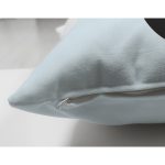 - Suet-K9634-Gorsel3 - Realhomes Mavi Zemin Çiçek Desenli Siyah J Harfi Özel Tasarım Modern Suet Yastık Kırlent Kılıfı Realhomes