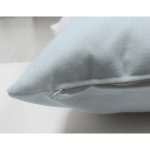 - Suet-K9645-Gorsel3 - Realhomes Mavi Zemin Çiçek Desenli Siyah Ş Harfi Özel Tasarım Modern Suet Yastık Kırlent Kılıfı Realhomes