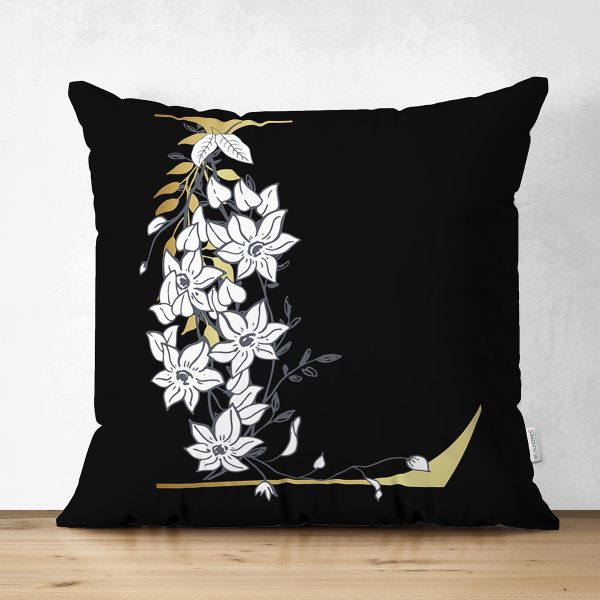 - Suet-K9700-Gorsel1 - Realhomes  Siyah Zemin Beyaz Gül Motifli Gold İ Harfi Özel Tasarım Modern Suet Yastık Kırlent Kılıfı Realhomes