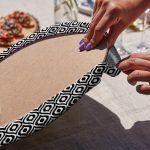 - Supla6li-Set160-Gorsel3 - Realhomes 6'lı Siyah Beyaz Geometrik Çizim Temalı Servis Altlığı & Supla Realhomes