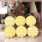 - Supla6li-Set164-Gorsel1 - Realhomes 6'lı Sarı Beyaz Geometrik Çizimli Servis Altlığı & Supla Realhomes