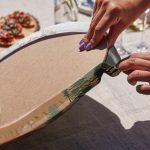 6'lı Renkli Zemin Üzerinde Onedraw Çizimli Bayan Silüeti Motifli Servis Altlığı & Supla Realhomes