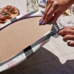 - Supla6li-Set327-Gorsel3 - Realhomes 6'lı Beyaz Pembe Ekose Tasarımlı Servis Altlığı & Supla Realhomes