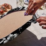 - Supla6li-Set390-Gorsel3 - Realhomes 6'lı Siyah Beyaz Gül Motifli Servis Altlığı & Supla Realhomes