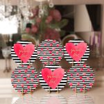 - Supla6li-Set450-Gorsel1 - Realhomes 6'lı Siyah Beyaz Çizgili Kalp Tasarımlı Aşk Temalı Servis Altlığı & Supla Realhomes