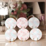 - Supla6li-Set456-Gorsel1 - Realhomes 6'lı Soft Renkli Tropik Yaprak Motifli Servis Altlığı & Supla Realhomes