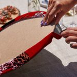 - Supla6li-Set89-Gorsel3 - Realhomes 6'lı Kırmızı Zemin Japon Kadın Figürlü Özel Tasarım Servis Altlığı & Supla Realhomes