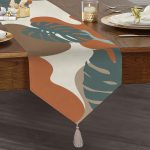 - UcgenRunner-10013-Gorsel1 - Realhomes Renkli Zemin Tropik Yaprak Çizimli Dijital Baskılı Dekoratif Püsküllü Şönil Üçgen Runner Realhomes